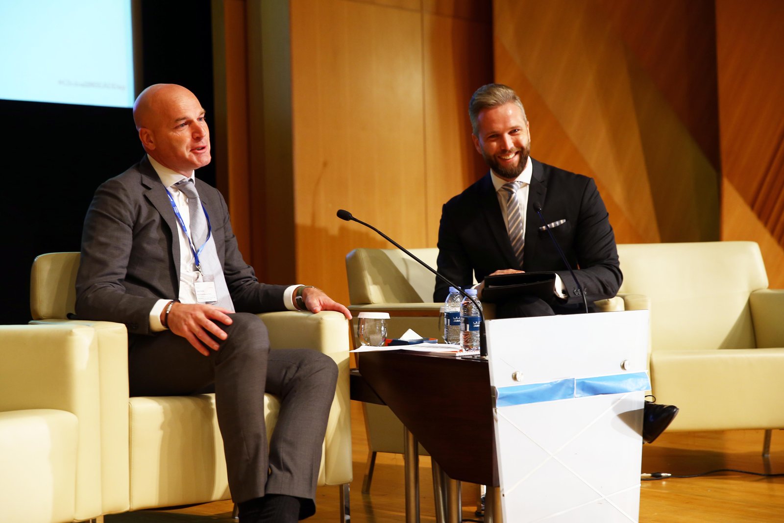 منتدى إنسياد للقادة الخريجين يجمع بين مسؤولين حكوميين وروّاد الأعمال