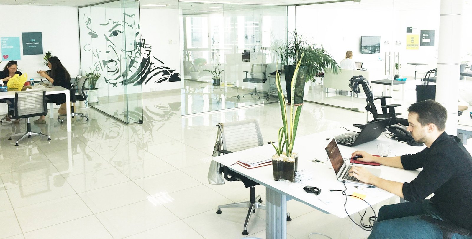 منصة إنتيرنز إم إي تربط الخريجين الجدد بشركات المنطقة