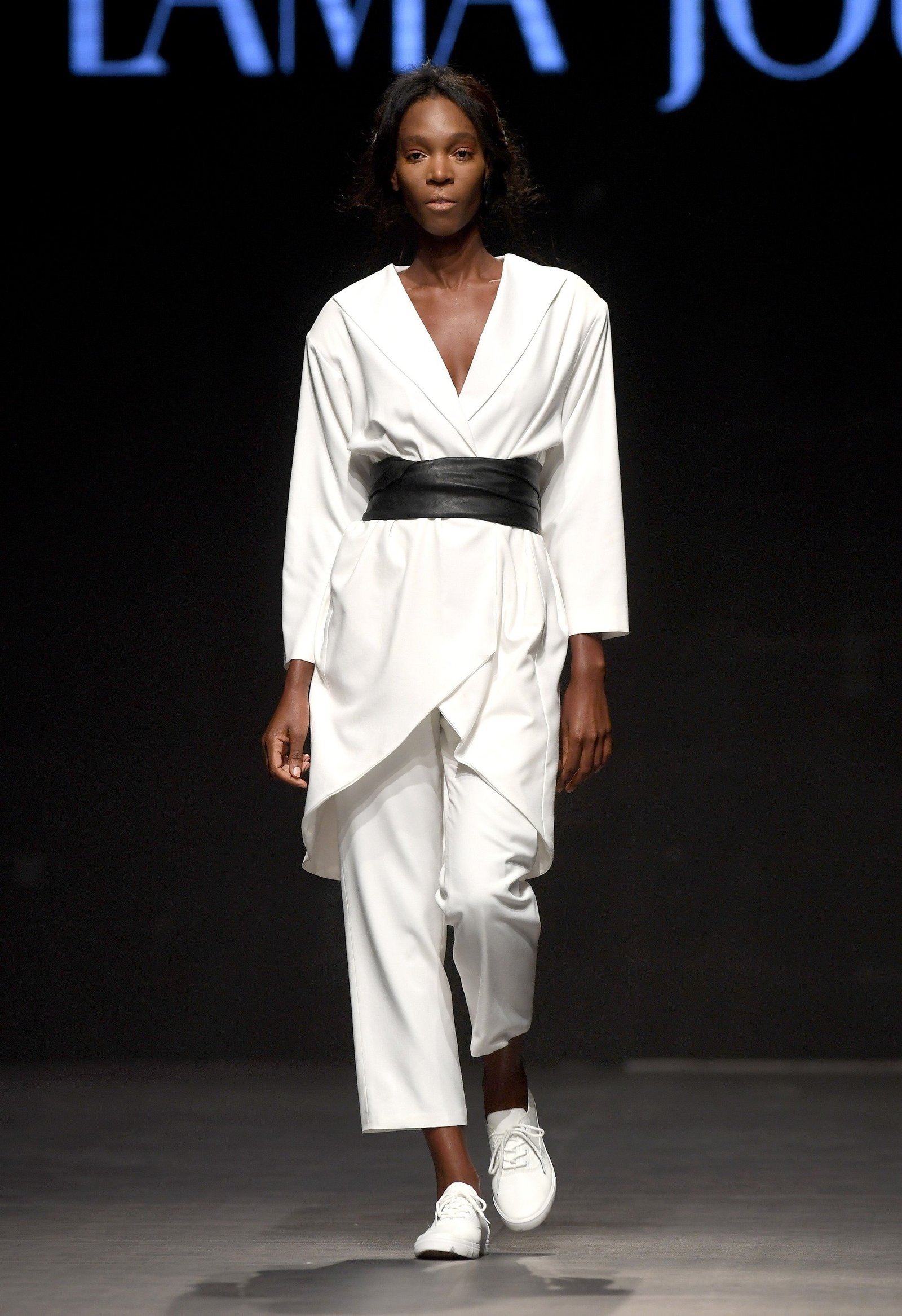 اليوم تعرض لمى جوني تصاميمها على منصة “فاشن سكاوت” في لندن