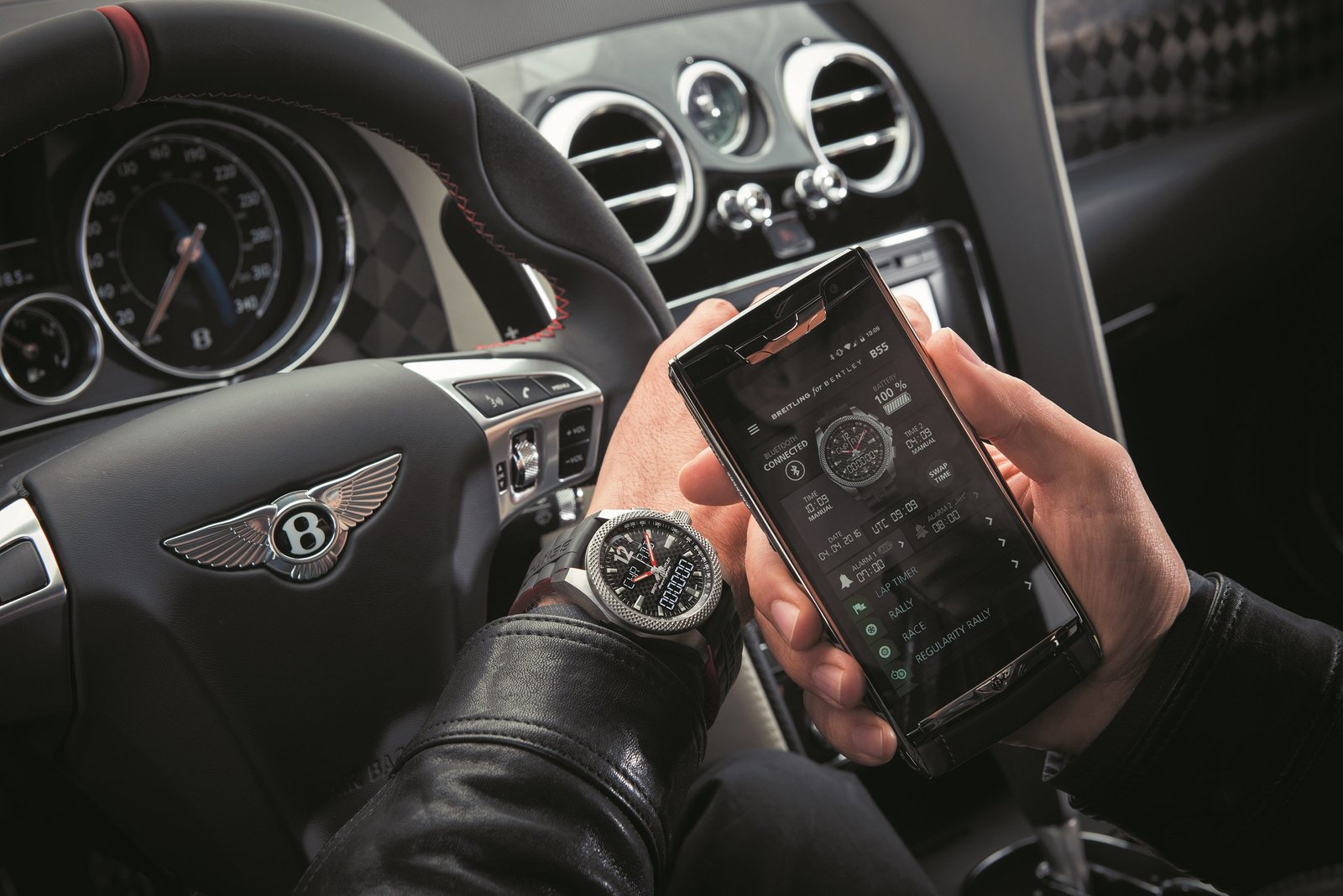 بريتلينغ تصدر طراز قابل للاتصال ووظائف خاصّة برياضة السيارات