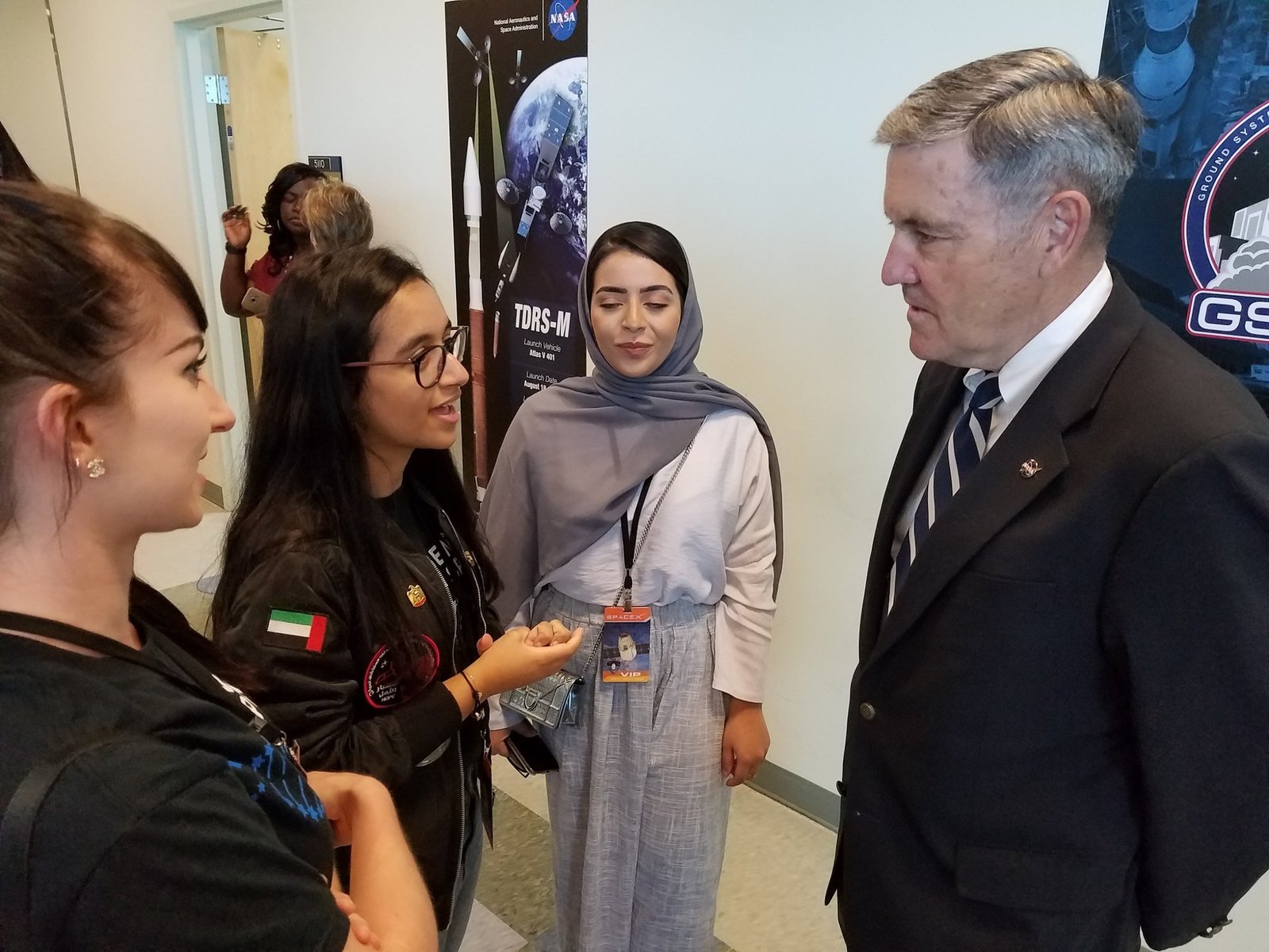 الطالبة الإماراتية علياء المنصوري تصعد إلى محطة الفضاء الدولية