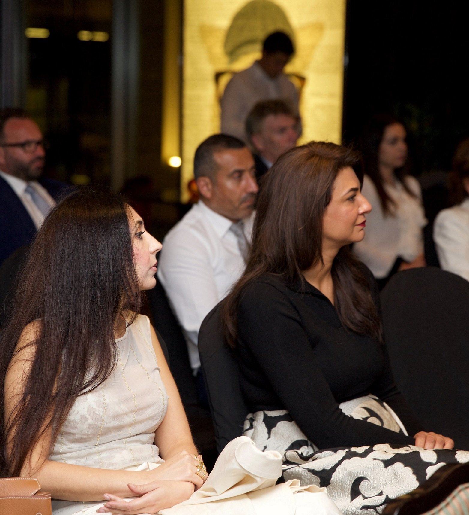 أسباب تفوق النساء على الرجال بالتداول والاستثمار عبر الإنترنت