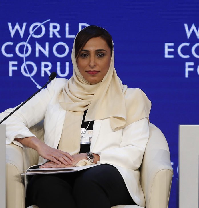 الشباب يقود التحول الرقمي في العالم العربي