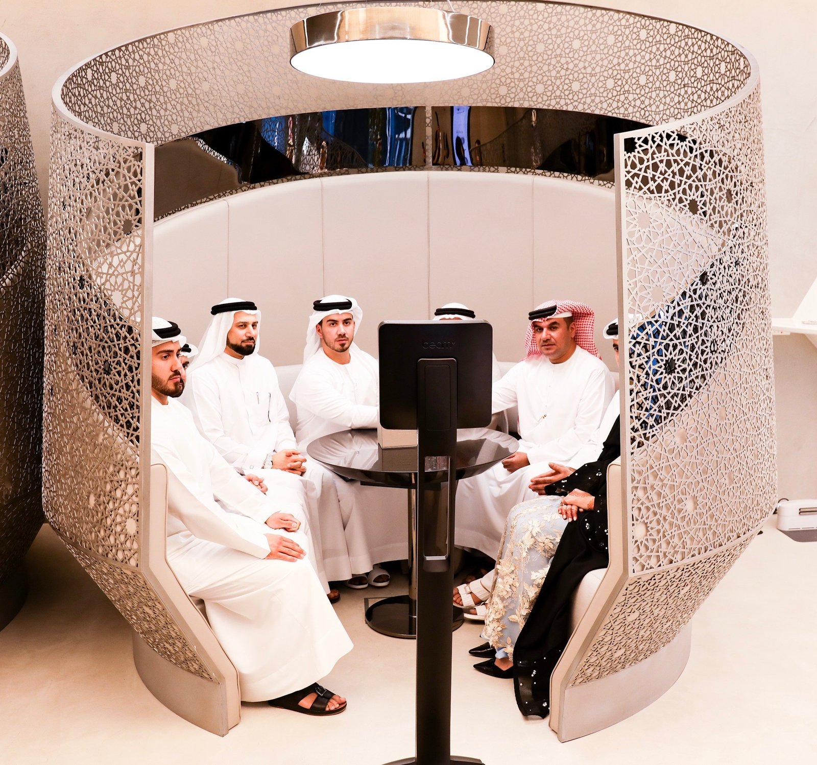 الامارات توفر خدمة الزواج الكترونياً وبفخامة