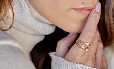 لنتعلم كيف يمكن صياغة حلي ذهبية من النفايات الالكترونية