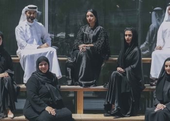 مصممون اماراتيون