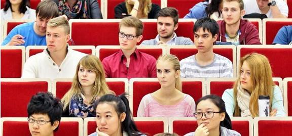 كيف تجذب ألمانيا الطلاب والباحثين الى جامعاتها