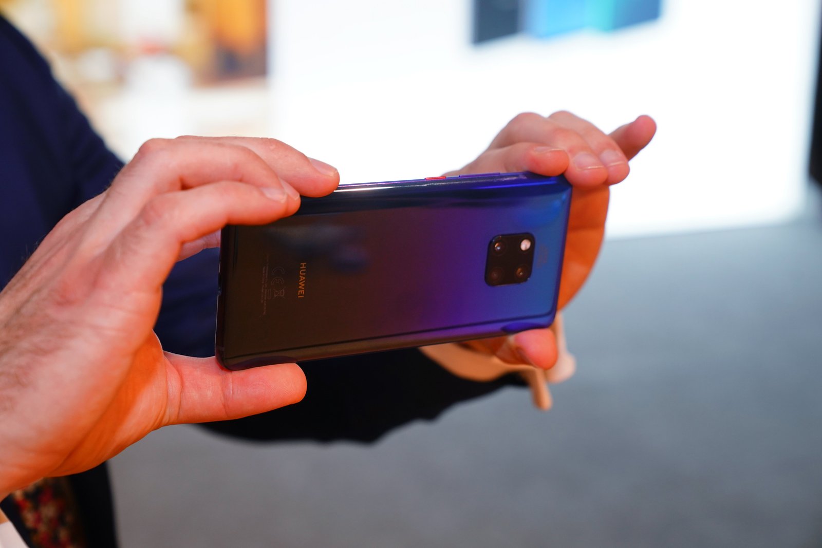 تعرفوا على مزايا هواتف HUAWEI Mate 20