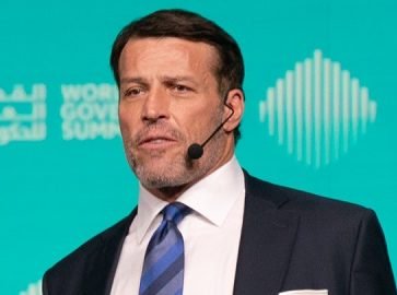 كيف يصنع القادة؟