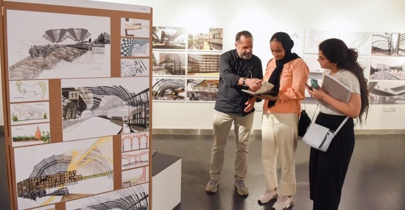 معرض لطلبة العمارة في أمريكية الشارقة حول مشاريع دراستهم في برشلونه