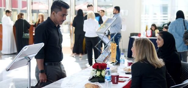 جامعة الإمارات للطيران تستضيف معرضاً للوظائف