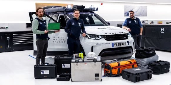 مشروع “موبايل ملاريا” الفائز بمنحة لاند روفر يستعد لرحلته الى افريقيا جنوب الصحراء