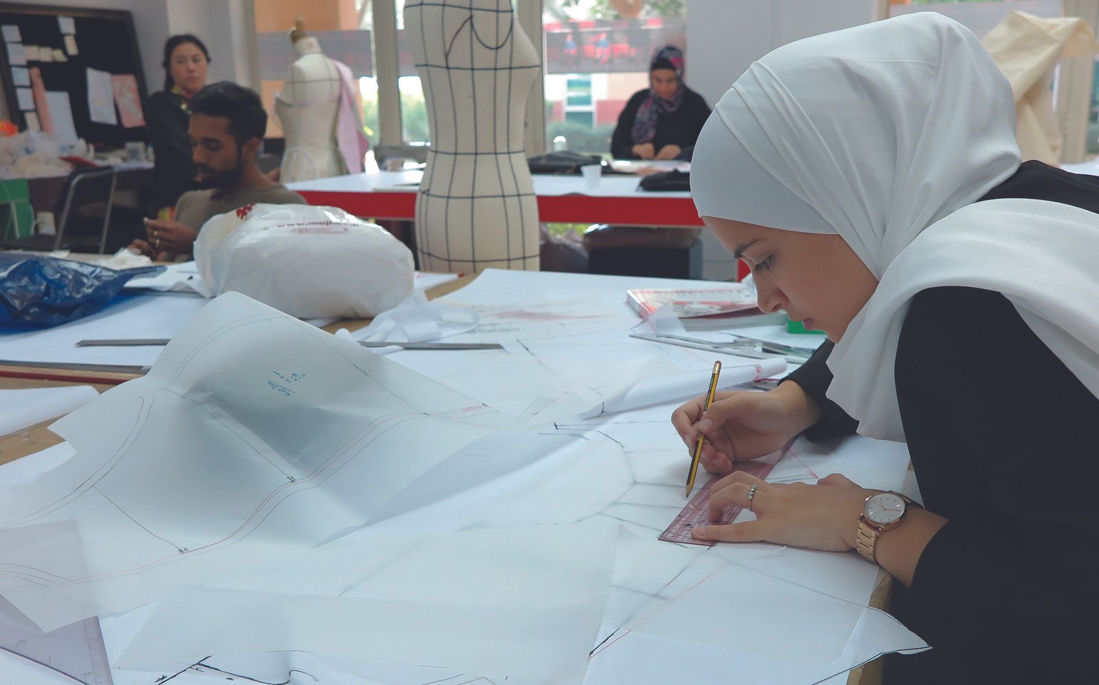 جامعة اسمود دبي تستقبل الدفعة 26 من طلابها