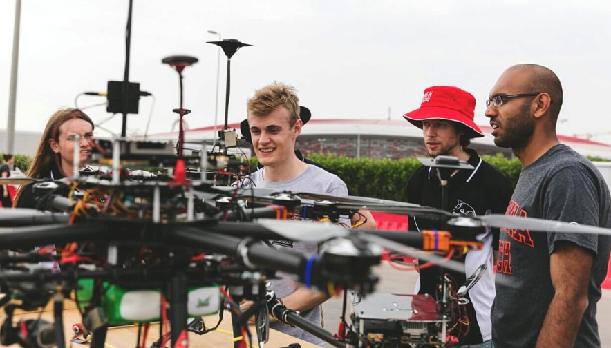 حدي- محمد- بن- زايد- العالمي- للروبوت