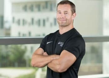 المدرب هيو جونز