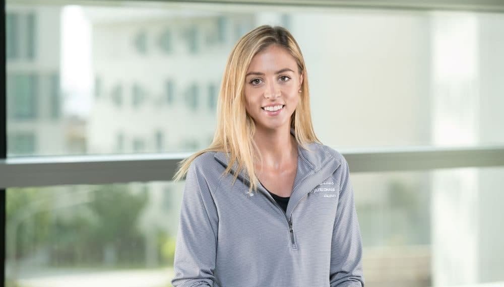 ميريام ماهر تقدم جلسات يوغا افتراضية