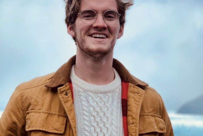 الفائز بمنحة بورين