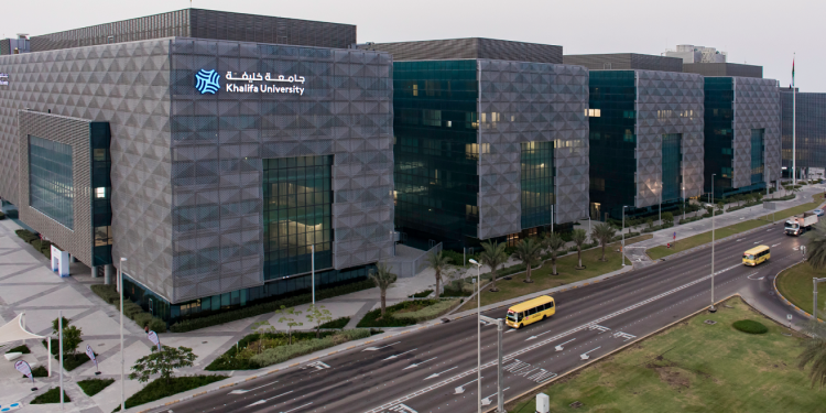 جامعةخليفة تدرب الطلاب على ريادة الأعمال