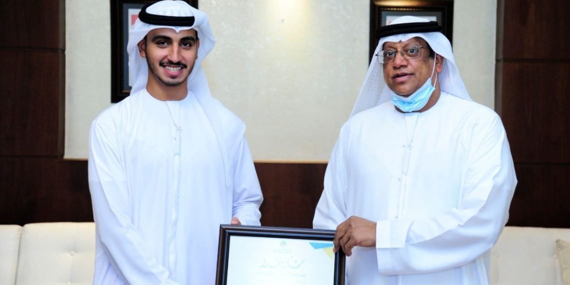 جامعة أبوظبي تكرم طلبتها المتطوعين