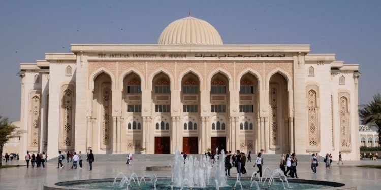 تطوير مناهج كلية الهندسة في الجامعة الأمريكية في الشارقة