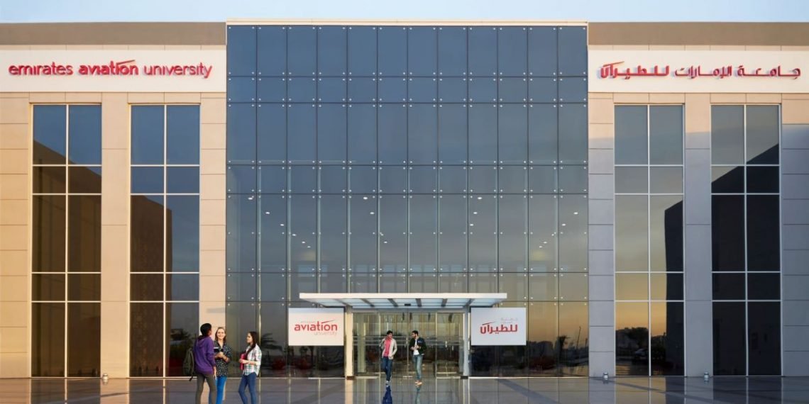 جامعة الإمارات للطيران