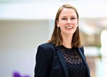 كارولين بيرنز