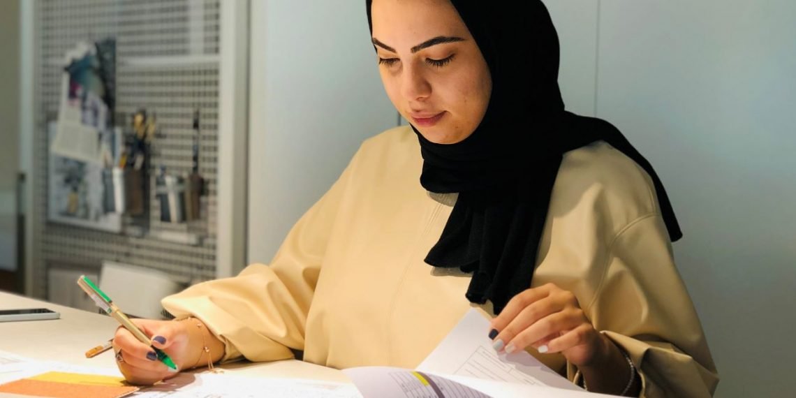 المصممة الشابة فاطمة الفقي