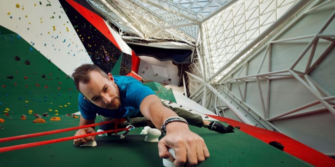 كلايم أبوظبي -تسلق