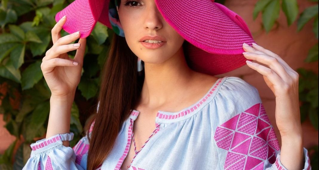 الكتان المطرز