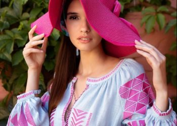 الكتان المطرز