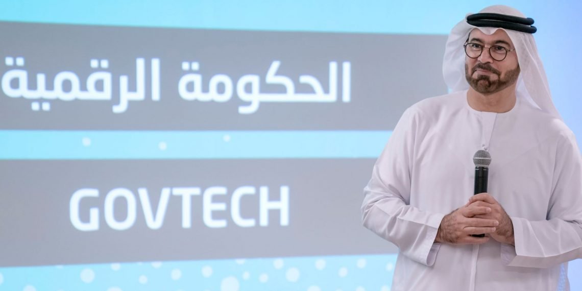 محمد القرقاوي متحدثاً في البرنامج