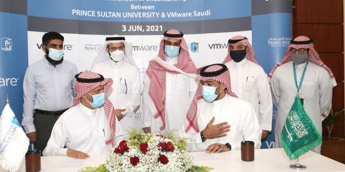 خلال توقيع الاتفاقية