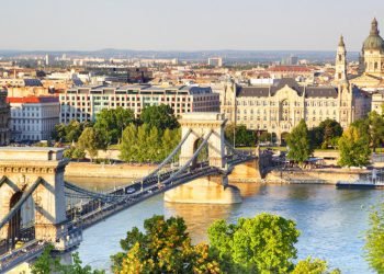 فلاي دبي الى بودابست