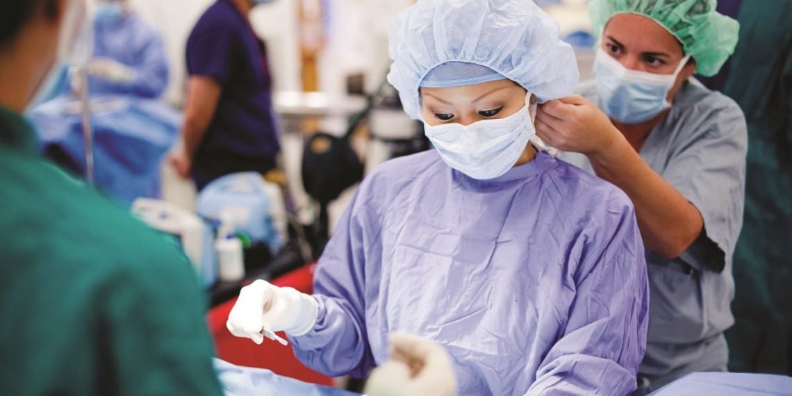 طبيبات ينصحن الراغبات بدراسة الطب