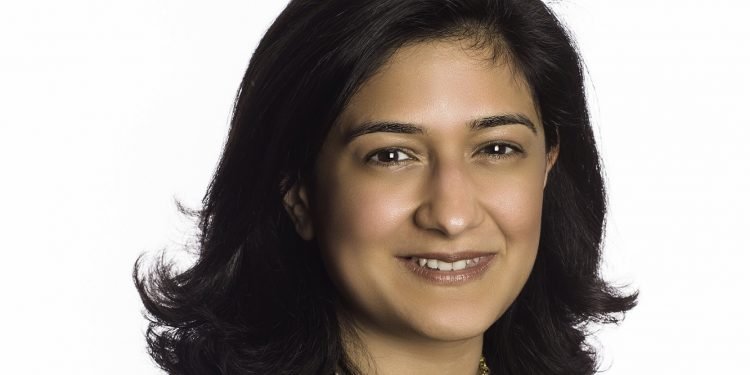 نجلاء المدفع- المدير التنفيذي لمركز (شراع)