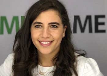 بطلة الاسكواتش كنزي الدفراوي