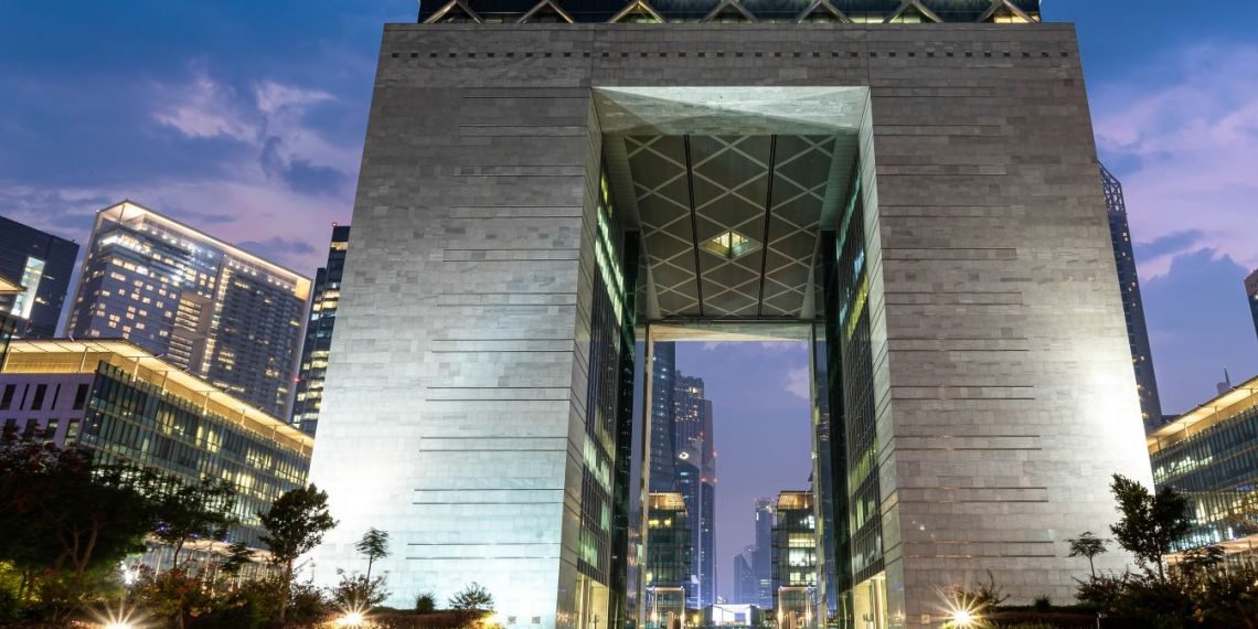 مركز دبي المالي العالمي يطلق فينتك سيرج