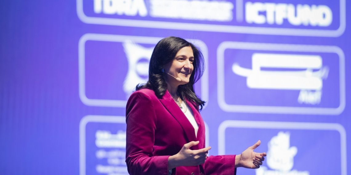 نجلاء المدفع-مهرجان الشارقة لريادة الأعمال