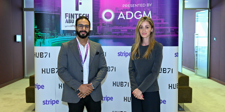 جيدا عيتاني وكونال شويترام خلال توقيع الاتفاقية