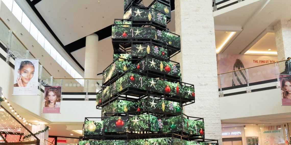 شجرة مستدامة بتقنية LED