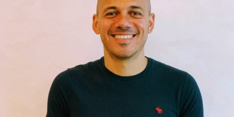 باسل عنبتاوي - لشبكة رايزينج جيانتس نتوورك