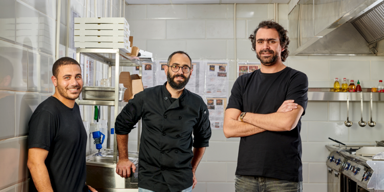 مؤسسو ذا فود لاب أحمد عثمان وكريم الدالي ووسام مسعود