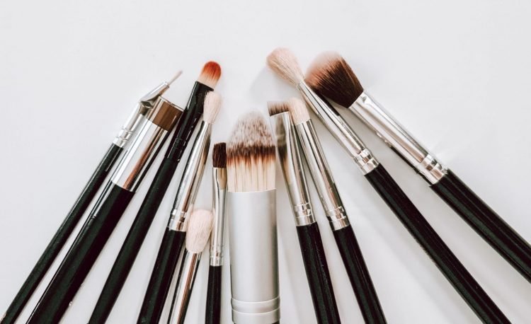 فنون المكياج في حي دبي للتصميم