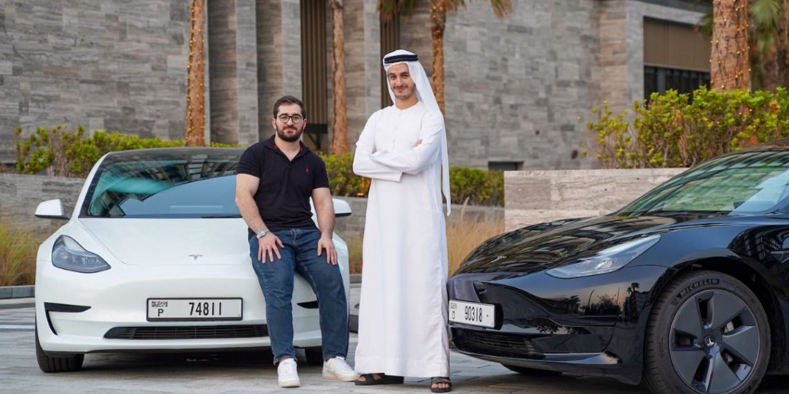 مؤسسا تطبيق موتور شير حمد المزروعي و كازبيك خونكاييف