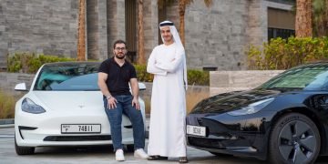 مؤسسا تطبيق موتور شير حمد المزروعي و كازبيك خونكاييف