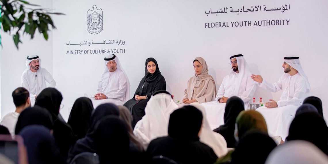 سعيد النظري يدير نقاش رواد الأعمال