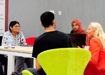 طلاب من جامعة أبوظبي