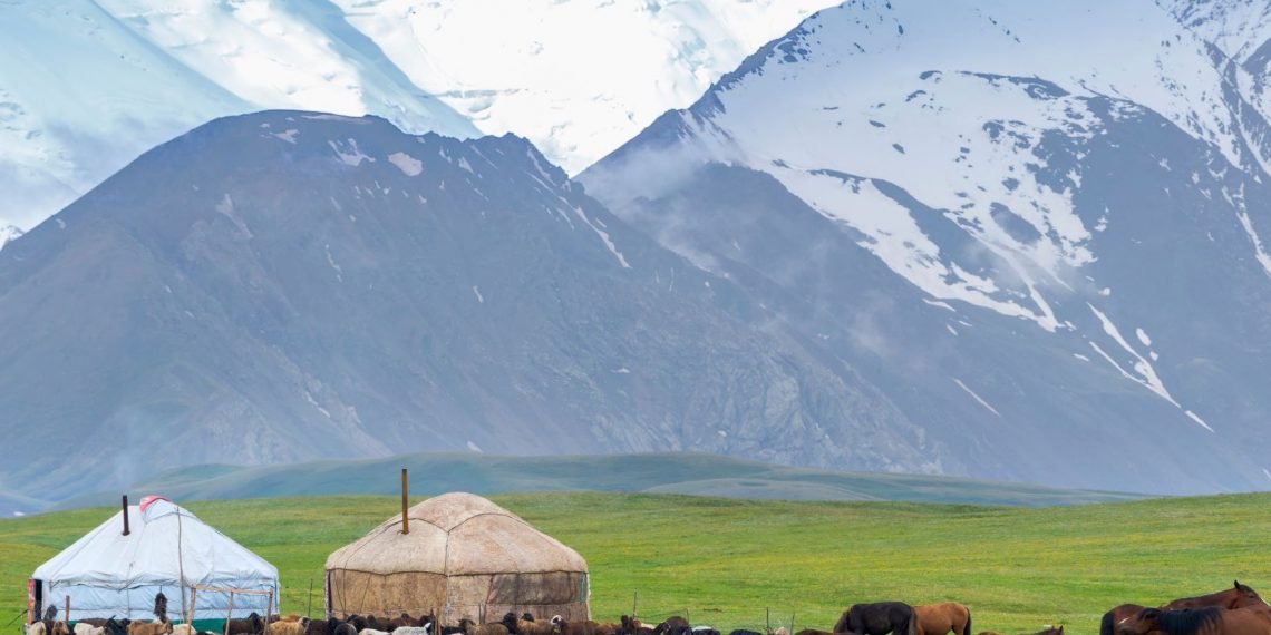 فلاي دبي الى أوش في قيرغيزستان