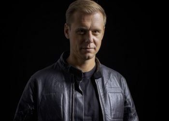 النجم آرمين فان بورين في دبي