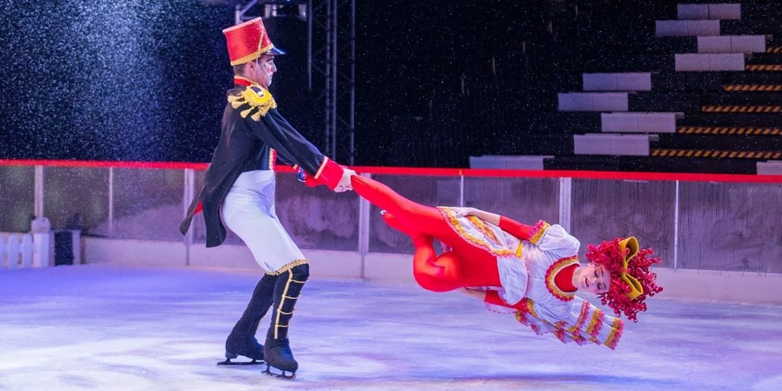 تزلج على الجليد في عالم فيراري أبوظبي